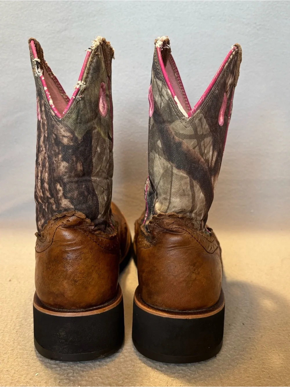 Ariat Fatbaby 9.5B Brown Leather, Pink Camo Western Cowgirl Boots